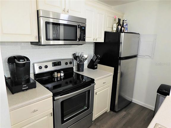 4th image of 1400 Gandy Blvd N Unit 306