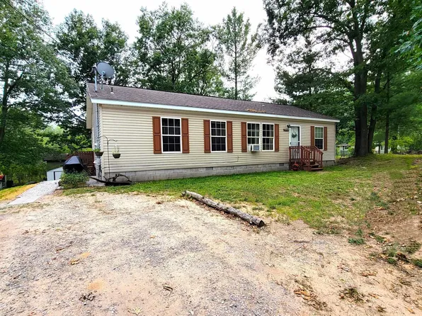 9669 3rd St, Interlochen, MI 49643