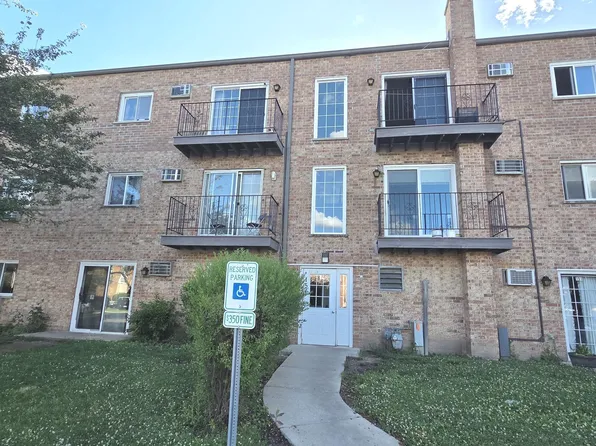 151 W Elk St #348, Carol Stream, IL 60188