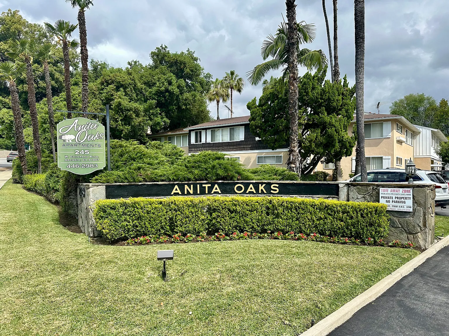 Anita Oaks — Photo 2