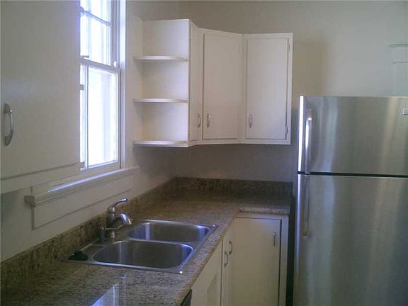 5th image of 8201 Hickory St