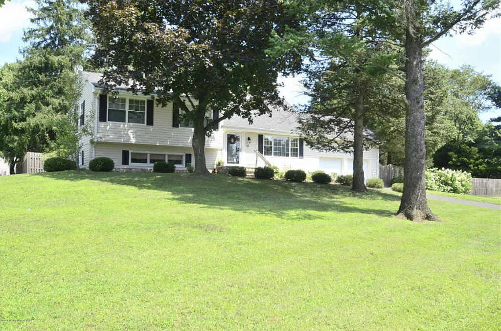 43 Riveredge Rd photo 1