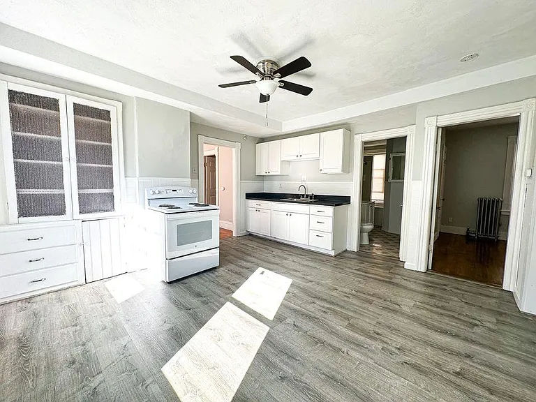 19 Maple Tree Ln #2 — Photo 9