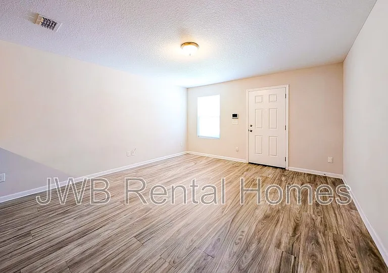 8511 McGirts Village Ln — Photo 4