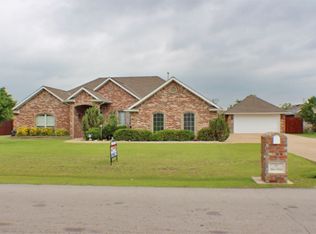 11 SW Riverbend Dr, Lawton, OK 73505