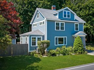 126 School St, Manchester, MA 01944