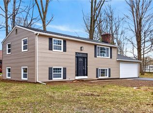 639 Ironwood Cir, Webster, NY