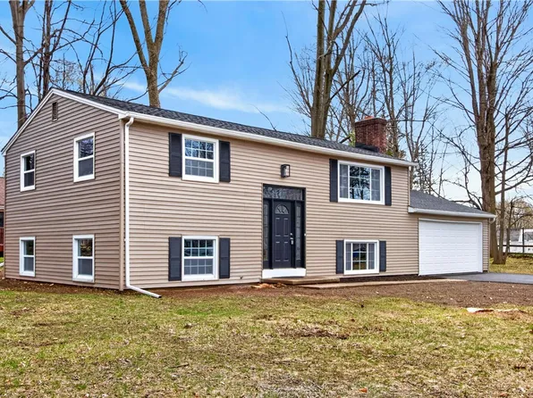 639 Ironwood Cir, Webster, NY 14580