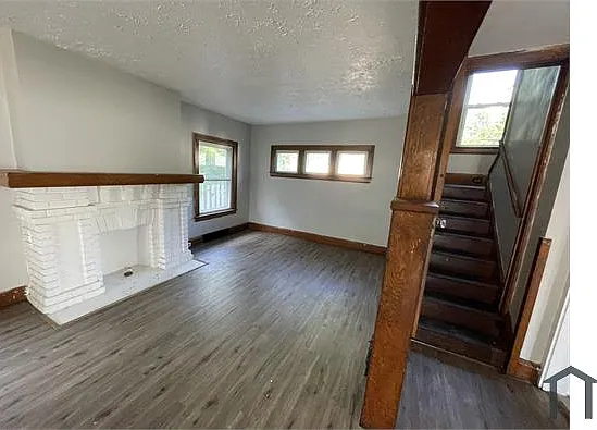 4 bed, $1,808 — Photo 2