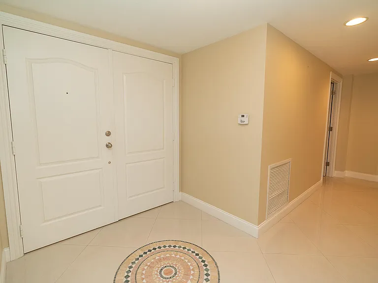 9 NE 20th Ave #501 — Photo 20