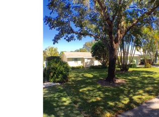 735 Broad Ct N, Naples, FL 34102