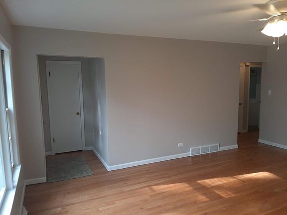 3rd image of 741 Portsmouth Ave