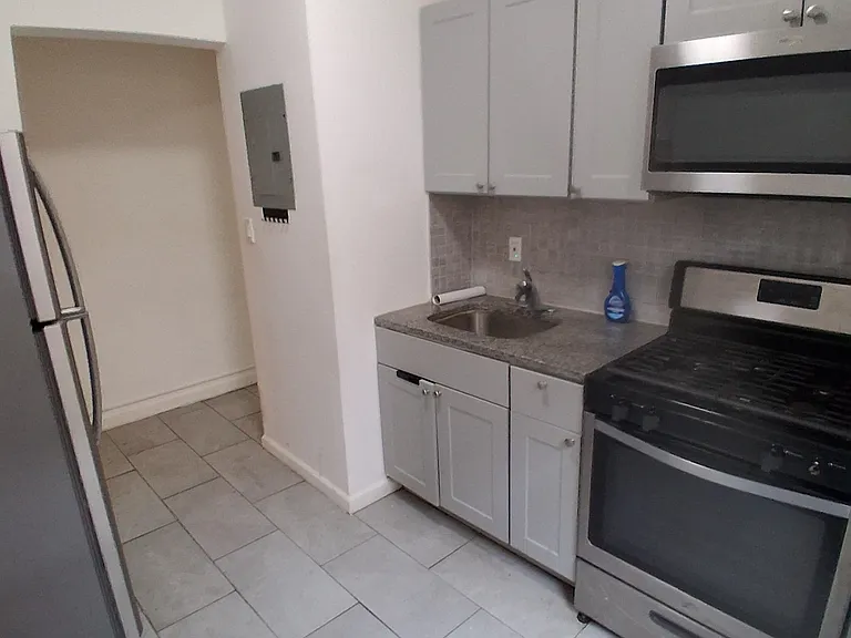 9413 5th Ave #3B — Photo 2