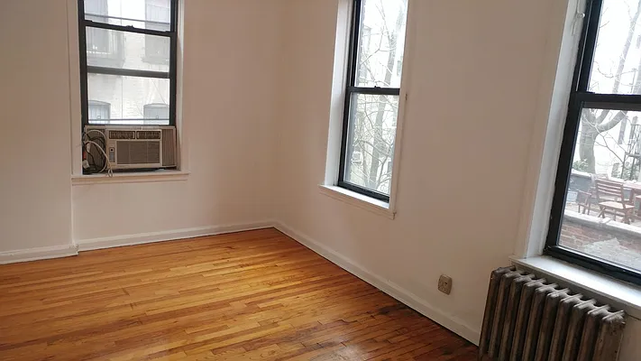 Rented by Downtown Mgt & Realty LLC | media 40