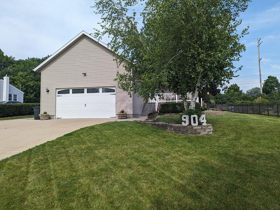 904 N Gaylord Ave, Ludington, MI 49431 Zillow