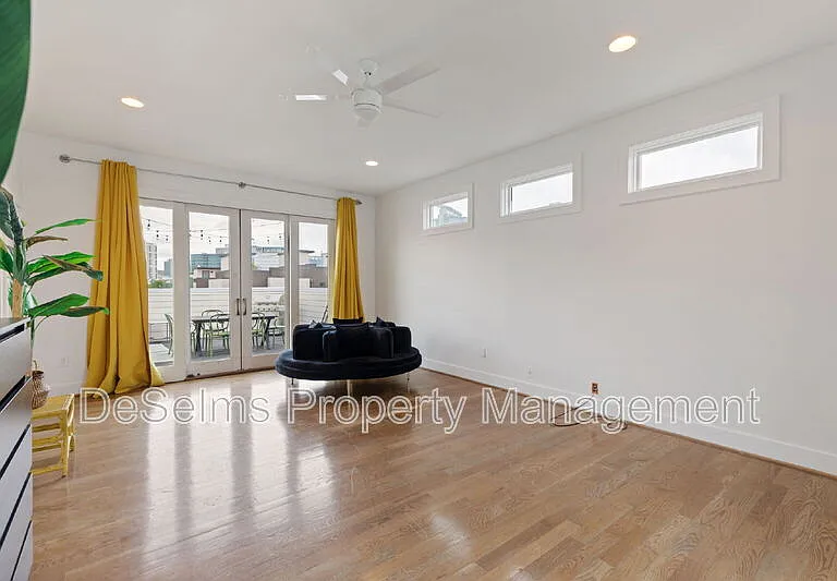 807 13th Ave S — Photo 25