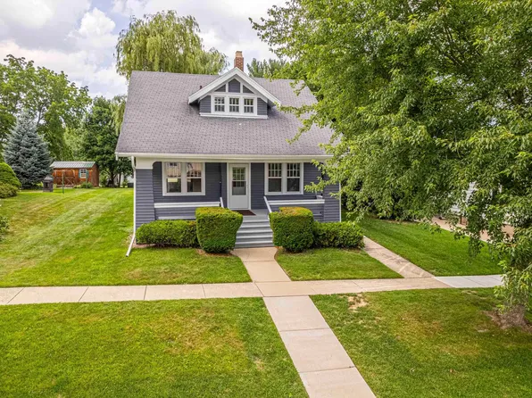 312 9th Ave, New Glarus, WI 53574