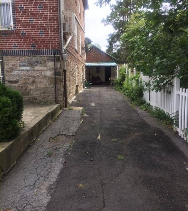 2nd image of 2058 Nereid Ave #40