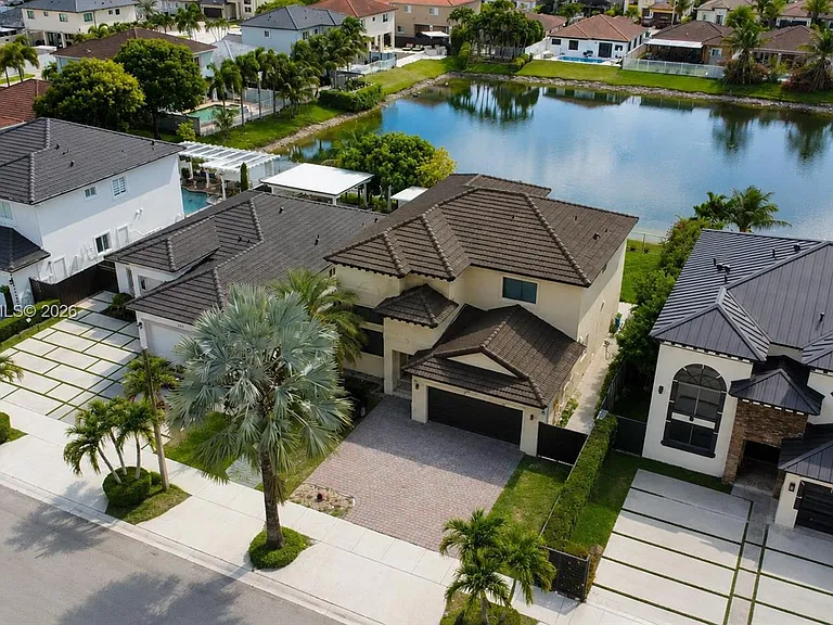 4450 SW 164th Ave — Photo 3
