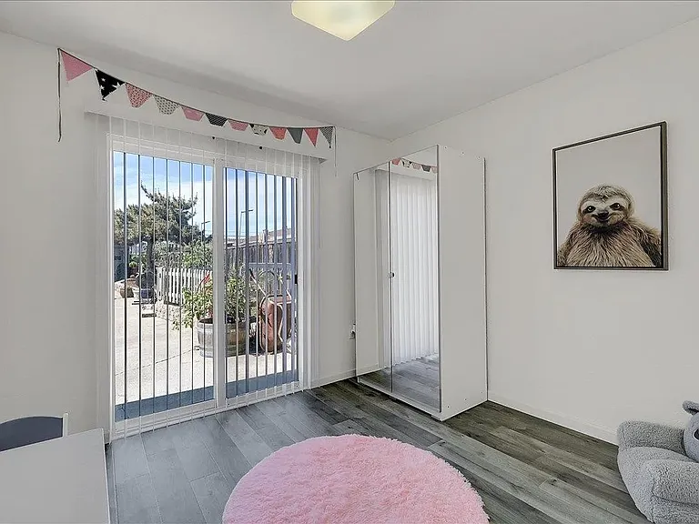 37052B Poplar St — Photo 2