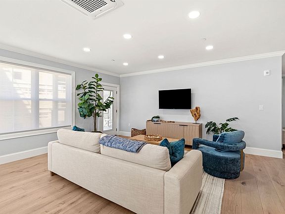 3rd image of 16 Franklin St #1402