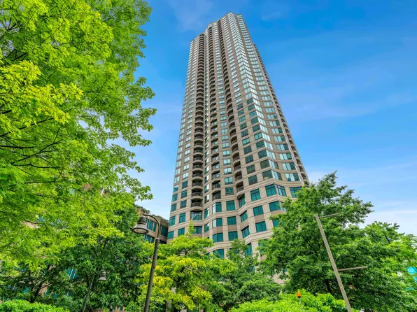 (undisclosed Address), Chicago, IL 60614