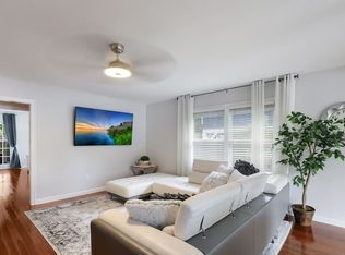 1712 Siesta Dr, Sarasota, FL 34239