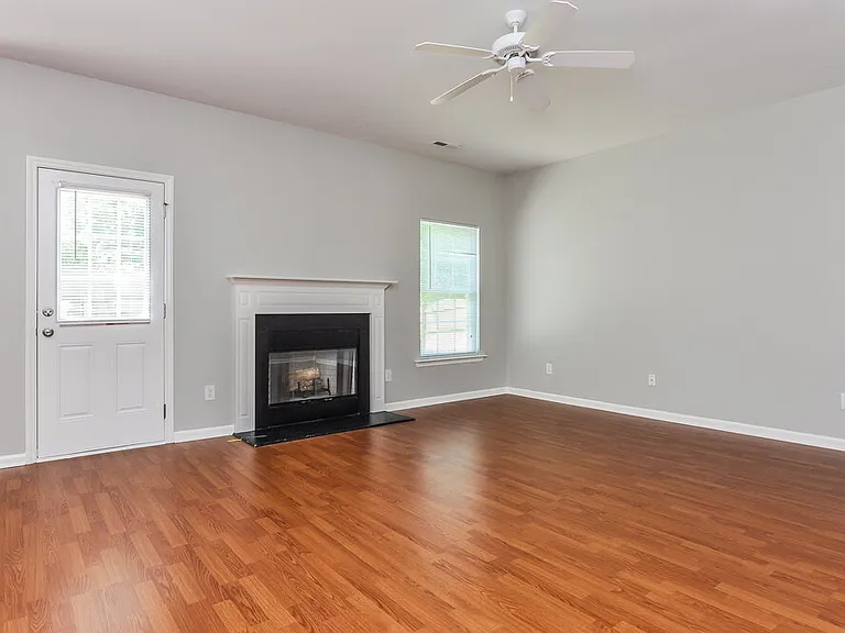 804 Red Oak Tree Dr — Photo 2