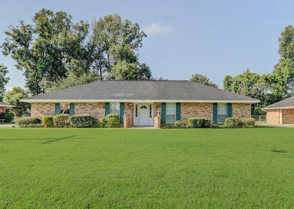 1st image of 235 Saint Pierre Blvd
