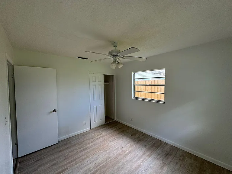 3002 SE Camino Ave — Photo 5