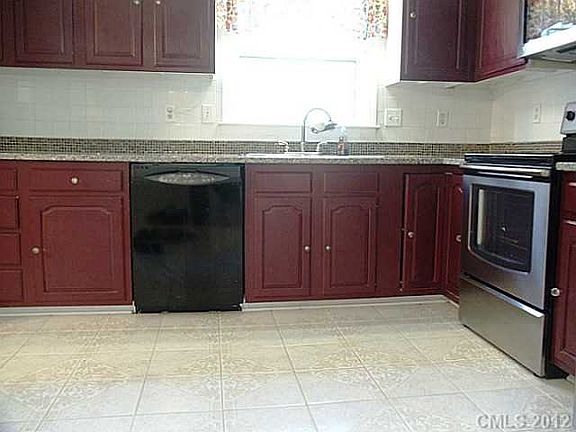 4th image of 6638 Brynwood Dr