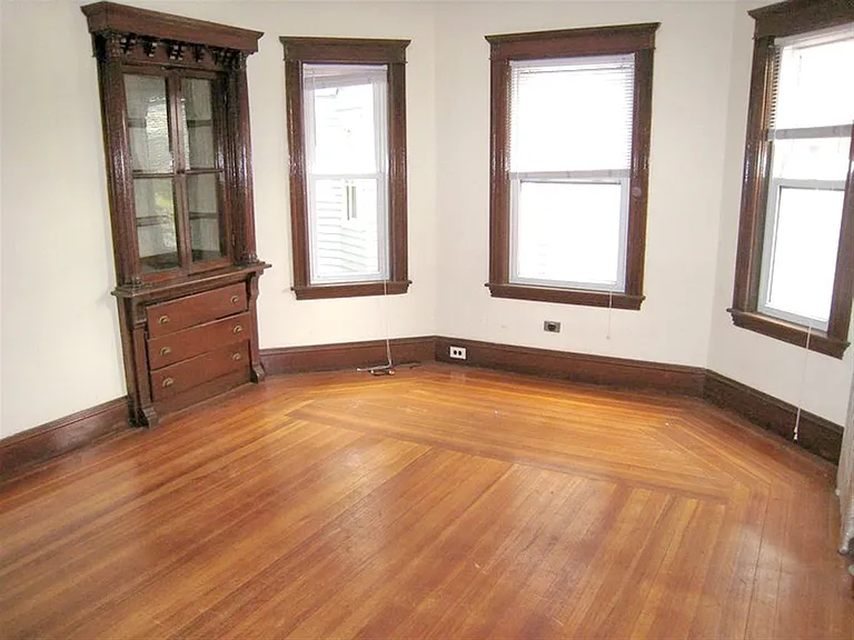 183 College Ave — Photo 6