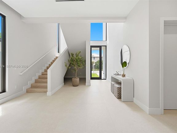 2nd image of 1117 SE 9th St