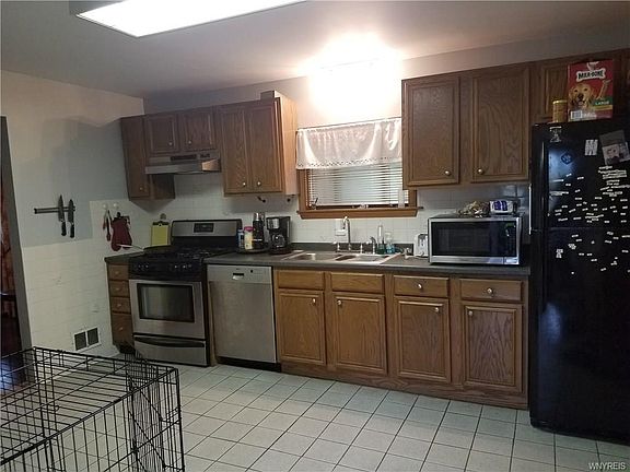 2nd image of 1338 Lovejoy St