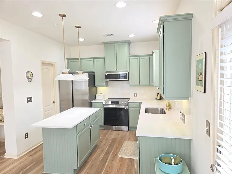 2281 Attewood Dr — Photo 11
