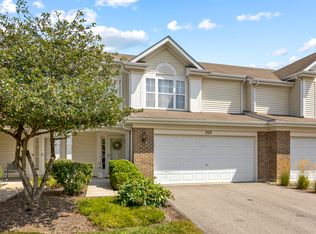 552 Yorkshire Ln, Hampshire, IL 60140