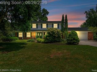 6737 Alderley Way, West Bloomfield, MI 48322