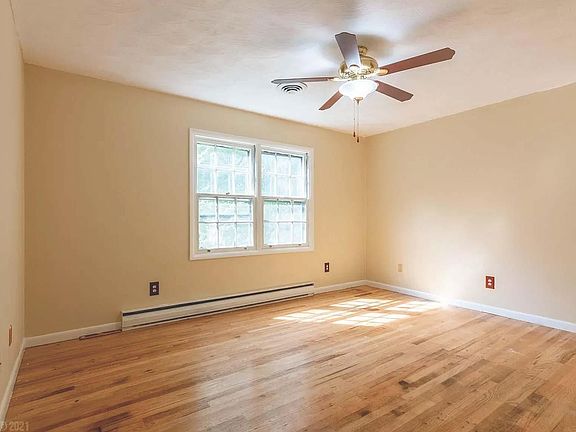 4th image of 703 Elizabeth Dr