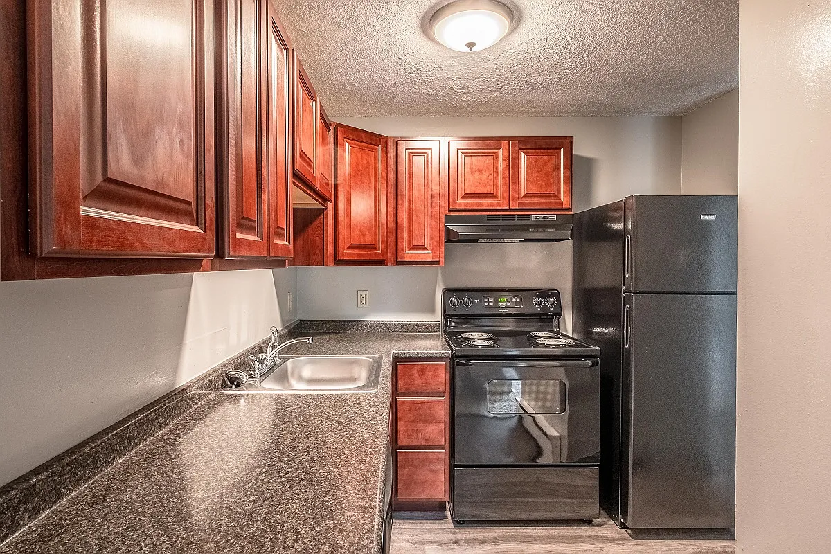Meadowbrook Apartments — Photo 1