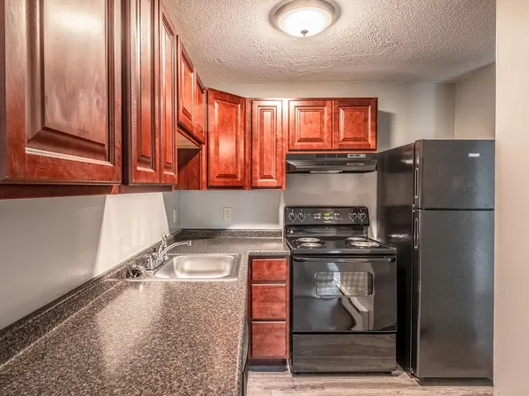 Meadowbrook Apartments