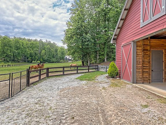 105th image of 3622 Sandy Ford Rd