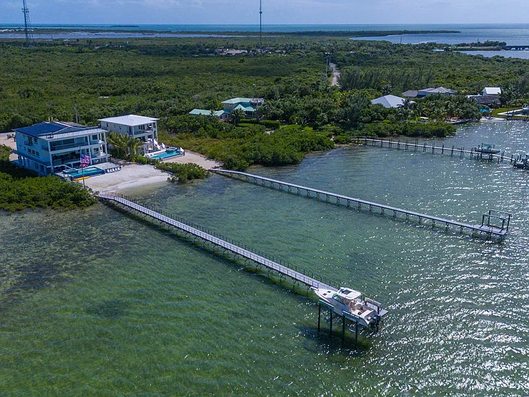528 Bay Shore Dr — Photo 5