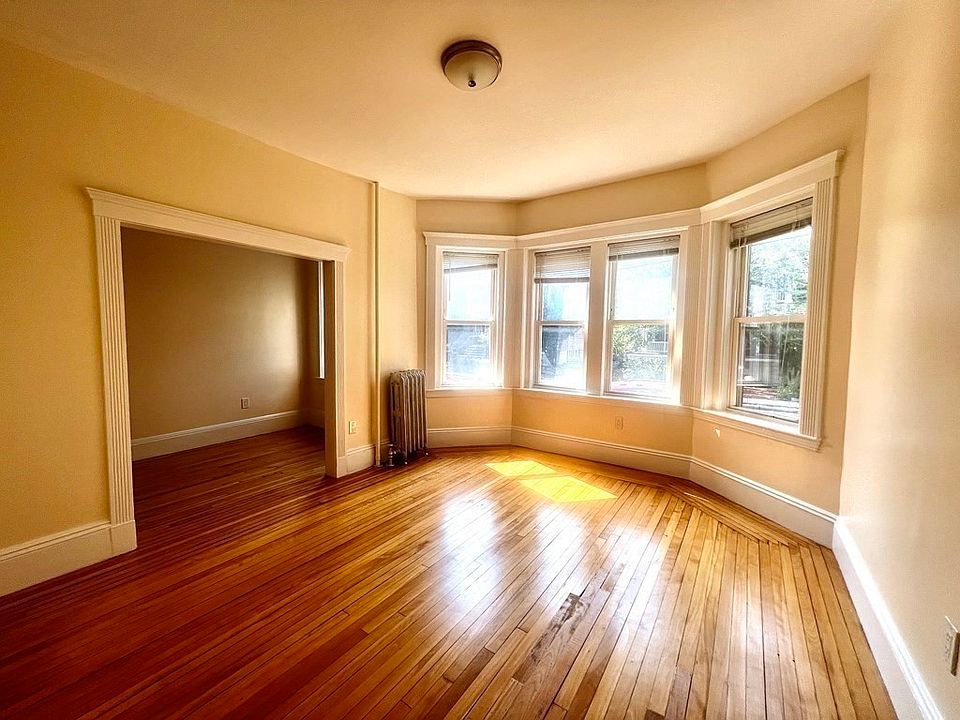 1st image of 102 Trowbridge St APT 3L