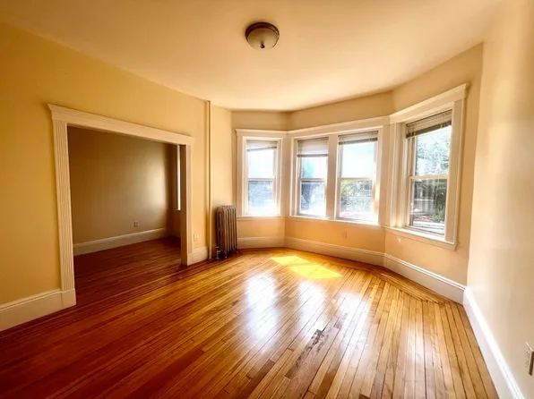 102 Trowbridge St APT 3L, Cambridge, MA 02138