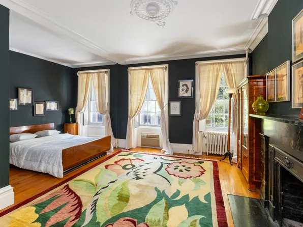 193 Waverly Place image 7 of 22