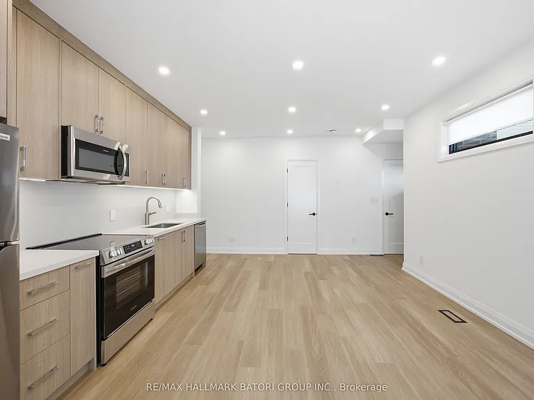 56 Camberwell Rd #2 — Photo 4