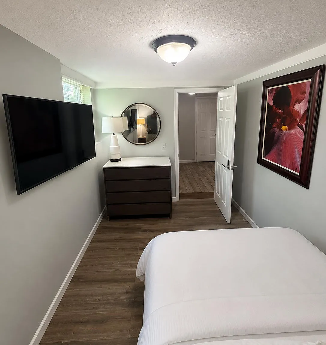 4 bed, 2.0 bath, 1572 sqft, $663 — Photo 2