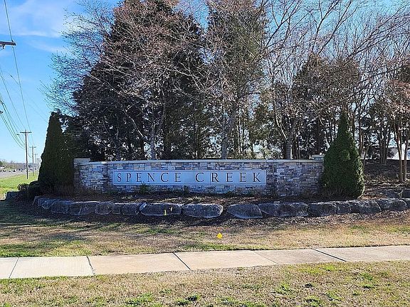3rd image of 427 Owl Dr