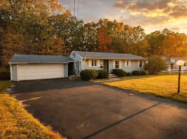 29 Laurel Hill Ln, Holden, MA 01520