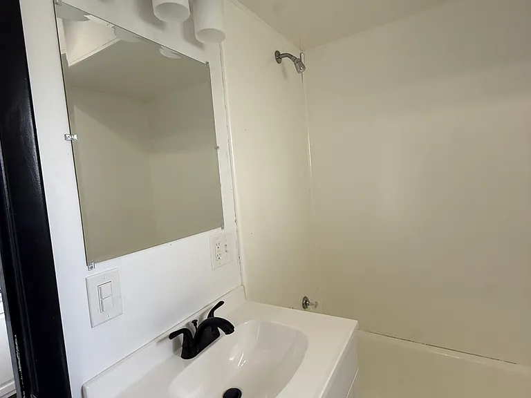 125 Walnut St #1 — Photo 6